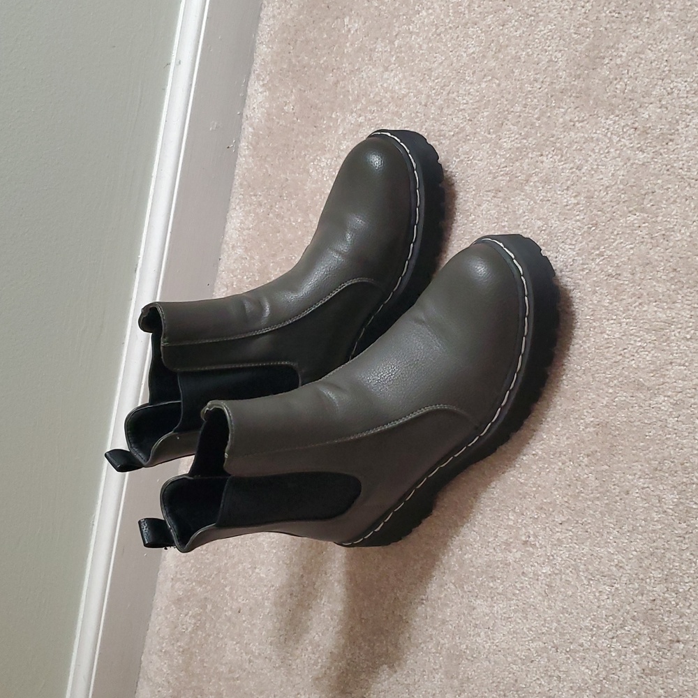 Sincerely Jules Green Boots 7.5